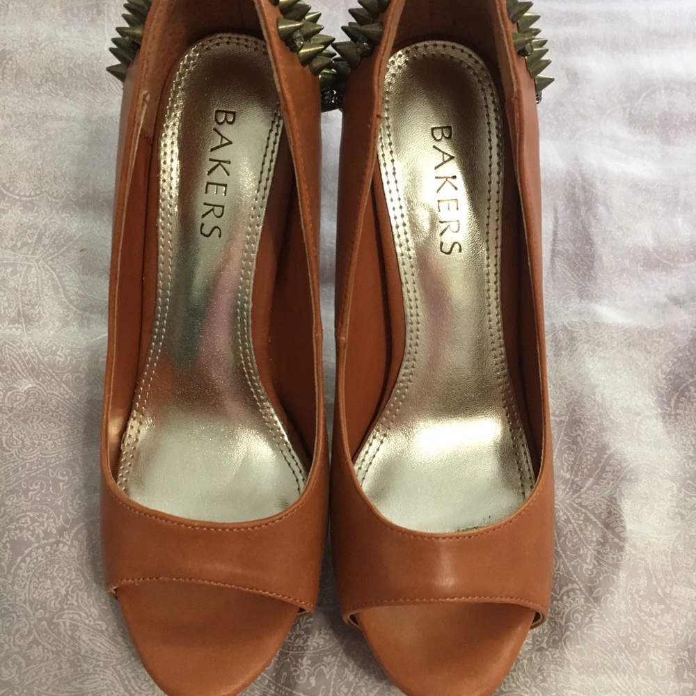 Bakers Peep toe High heels